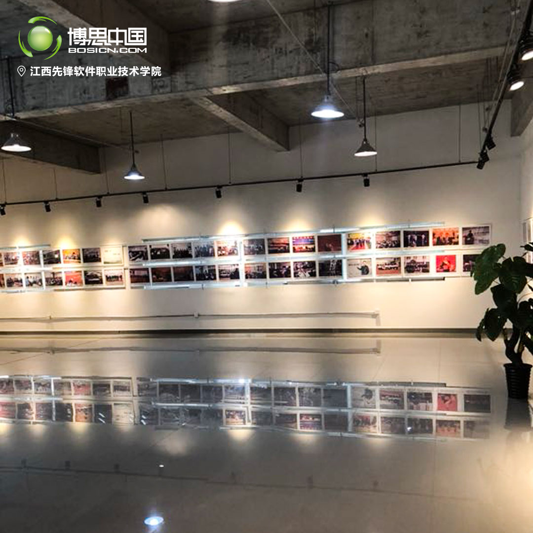 庆贺八一，雷火竞技
教师团体前往南昌大学参观(图4)